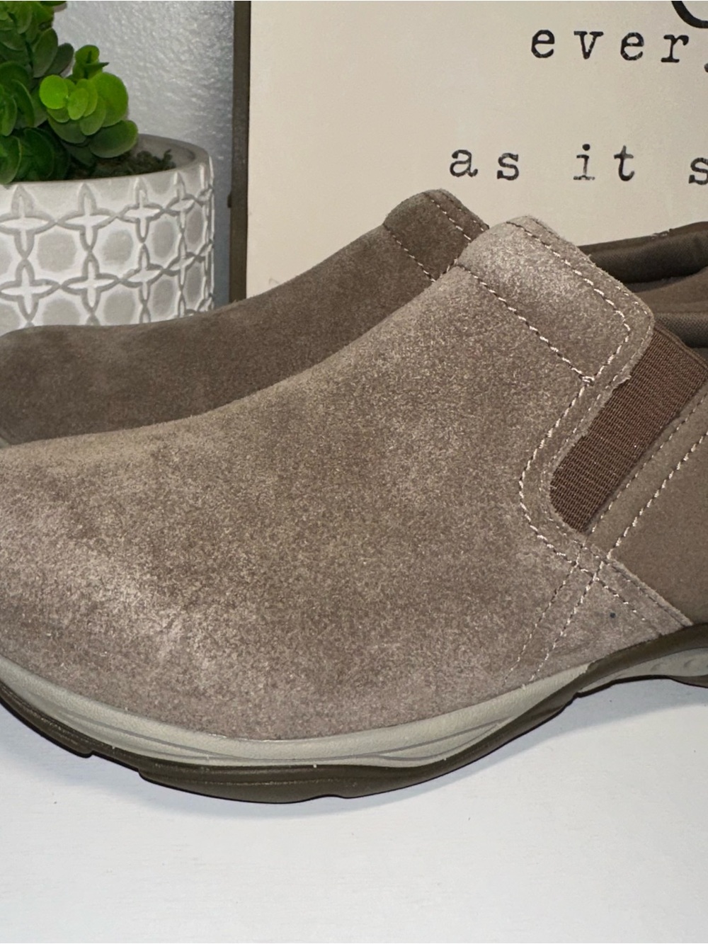 Easy Spirit Women’s Suede Slip-On Walking Shoes Taupe Size 9W New Without Tags - Picture 4 of 6